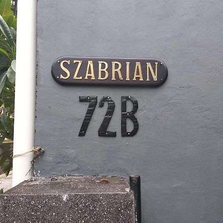 Szabrian Hostel Denpasar Eksteriør bilde